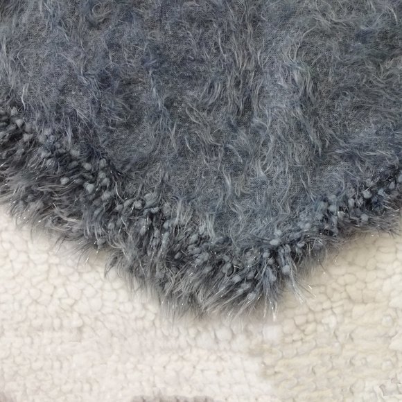 French Boutique Blue textured sweater, V-neck bell sleeve pointed hem M - Picture 6 of 10